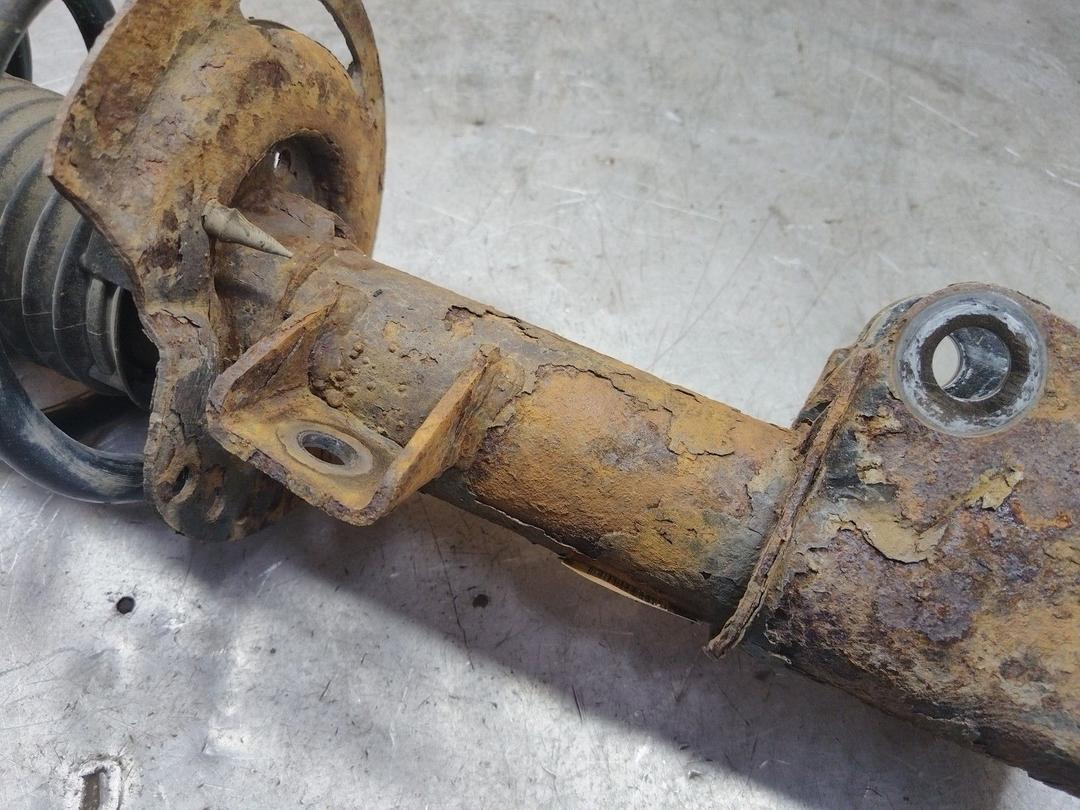 Амортизатор передний правый KY53X1 Ford Fusion - Фото 2