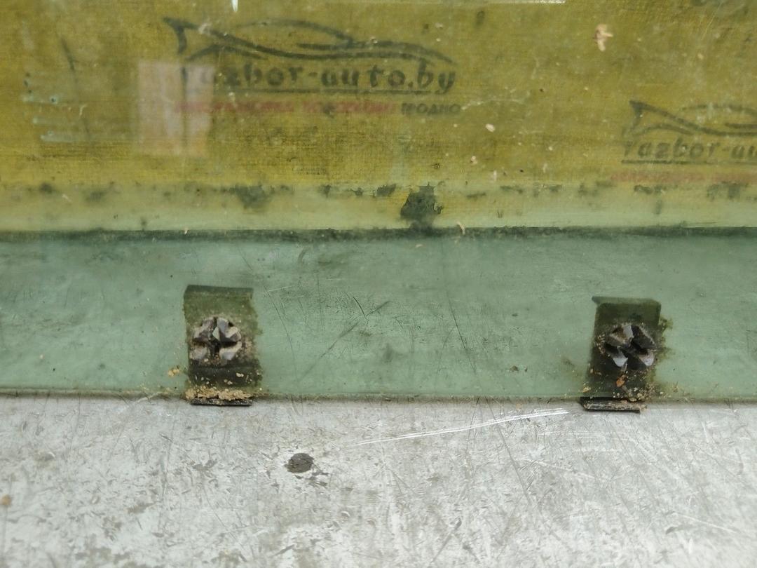 Стекло двери задней левой J2TSLN Audi A4 купить в магазине запчастей бу