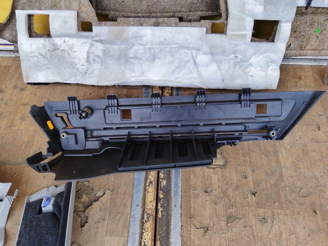 Обшивка крышки багажника NZ6OQS Opel Insignia купить с доставкой