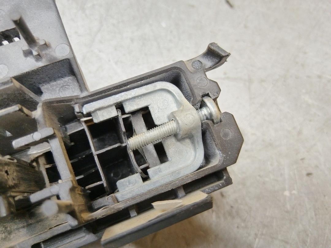 Ручка наружная задняя правая EY11FO Ford Focus купить с доставкой