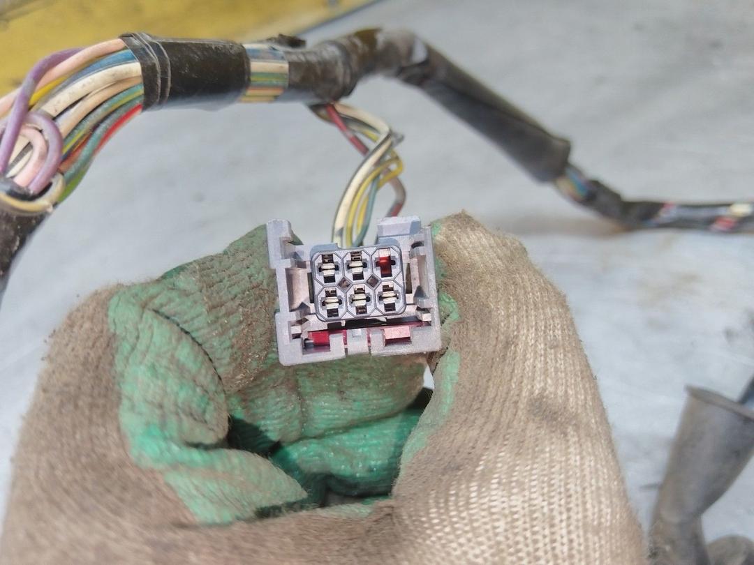 Проводка двери передней левой D7W1IS Toyota Corolla купить на авторазборке