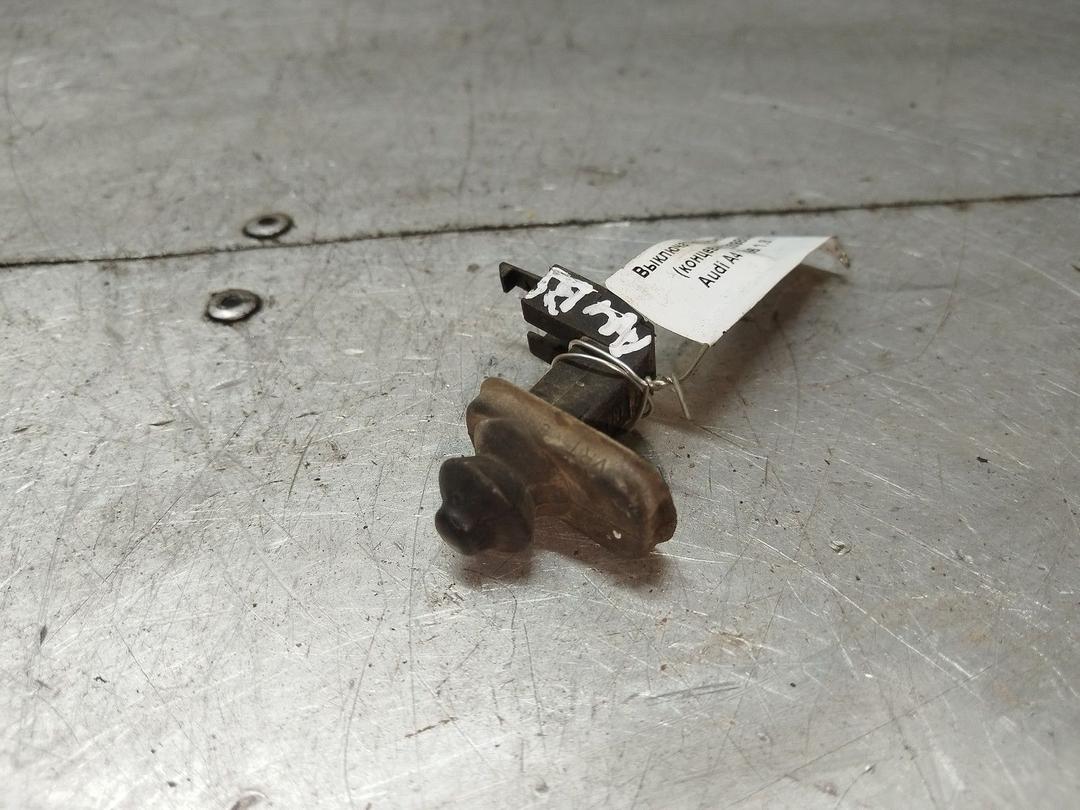 Выключатель концевой (концевик) Z6988B Audi A4