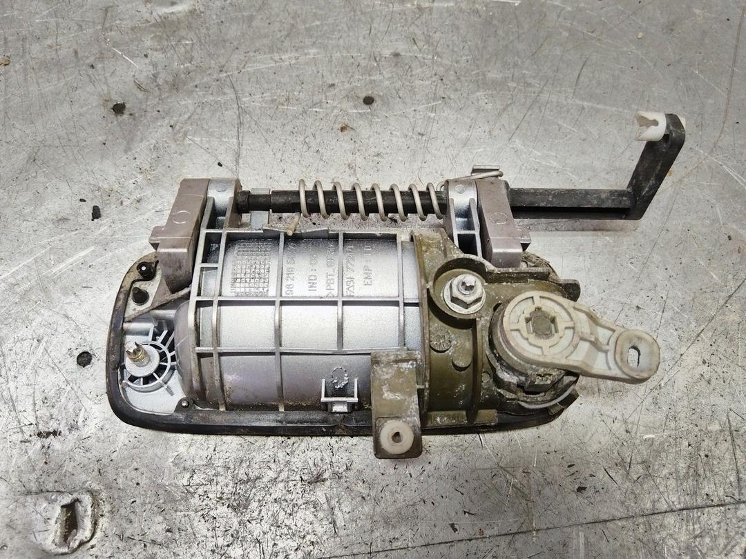 Ручка наружная передняя правая 3Y6597 Peugeot 406 купить