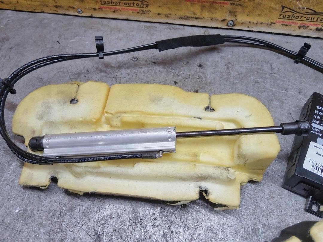 Электропривод багажника RE3K40 Volvo XC70 купить в магазине запчастей бу