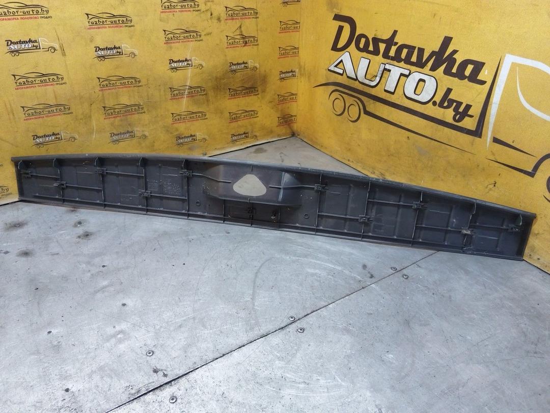 Накладка замка багажника 7GDH2C Seat Alhambra - Фото 4