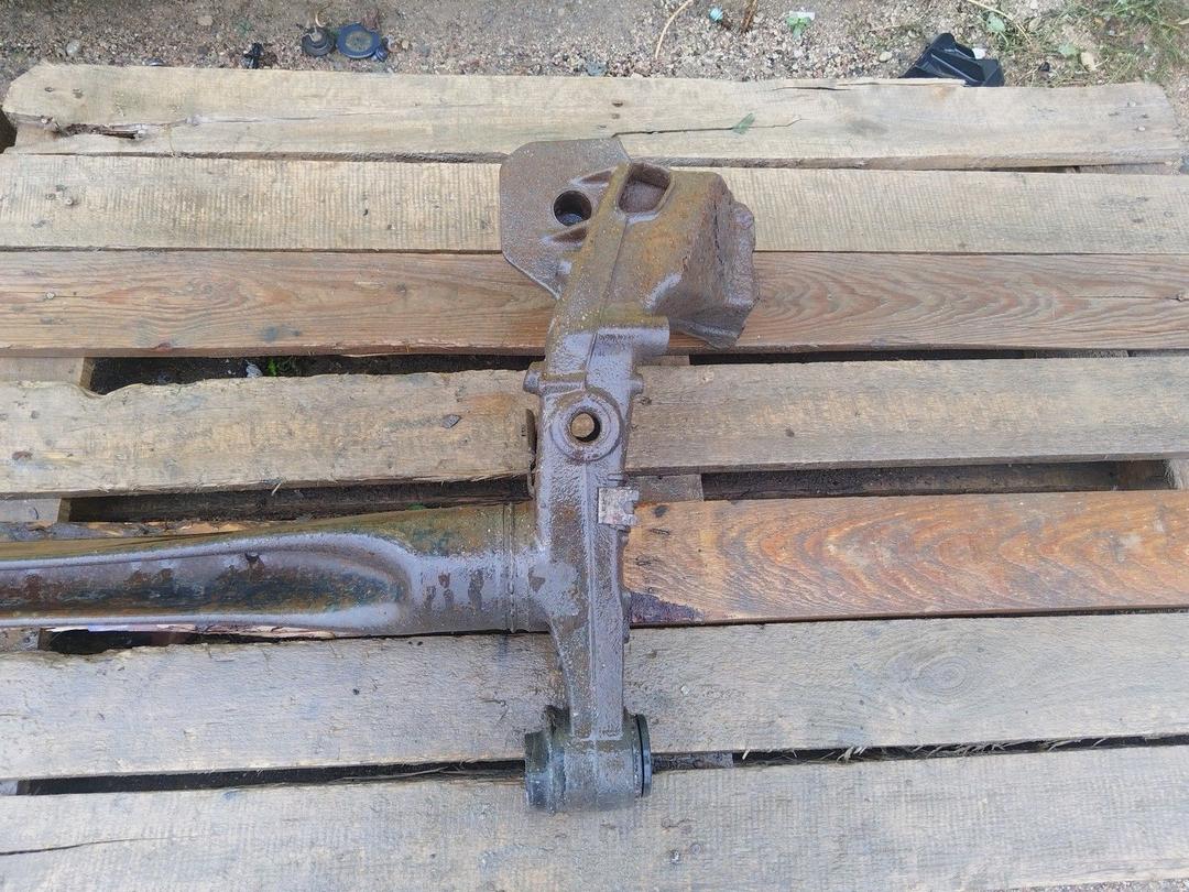 Балка подвески задняя 3LA0R2 Opel Zafira undefined