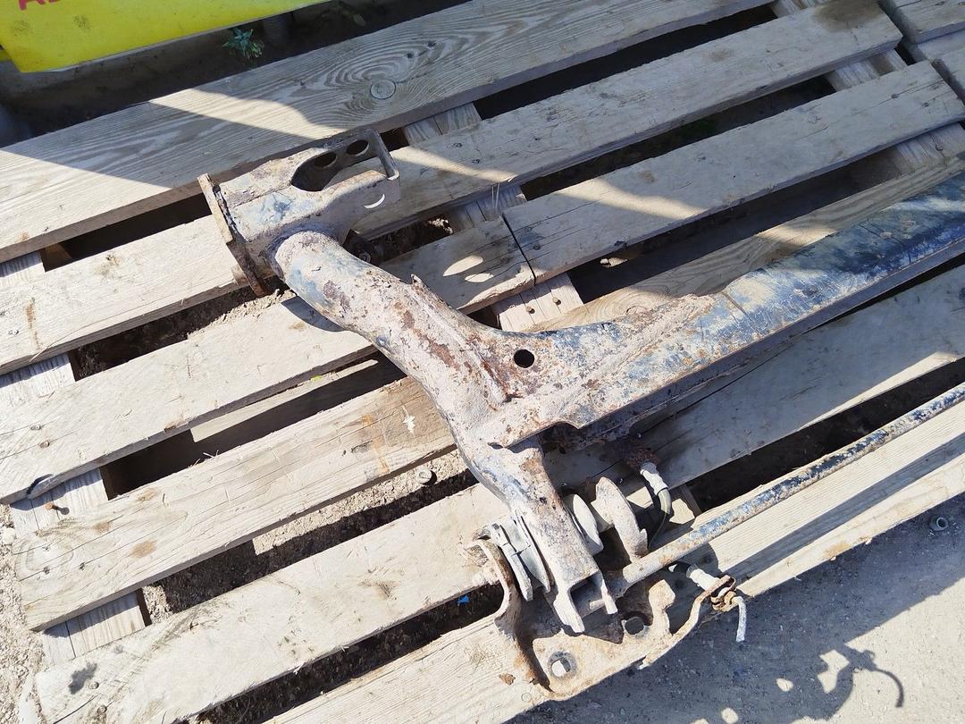 Балка подвески задняя 8LKP9U Audi A4 undefined