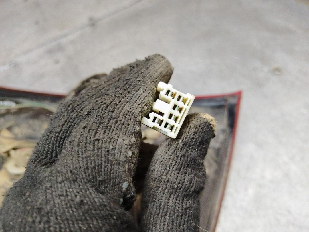 Фонарь задний левый 2W4DKW Mazda Premacy купить с доставкой