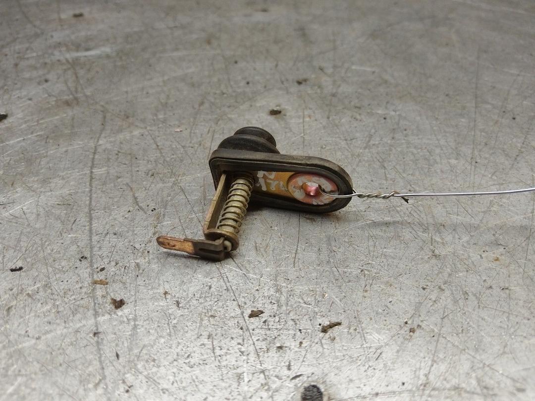 Выключатель концевой (концевик) G8ZN3J Mazda Premacy - Фото 2