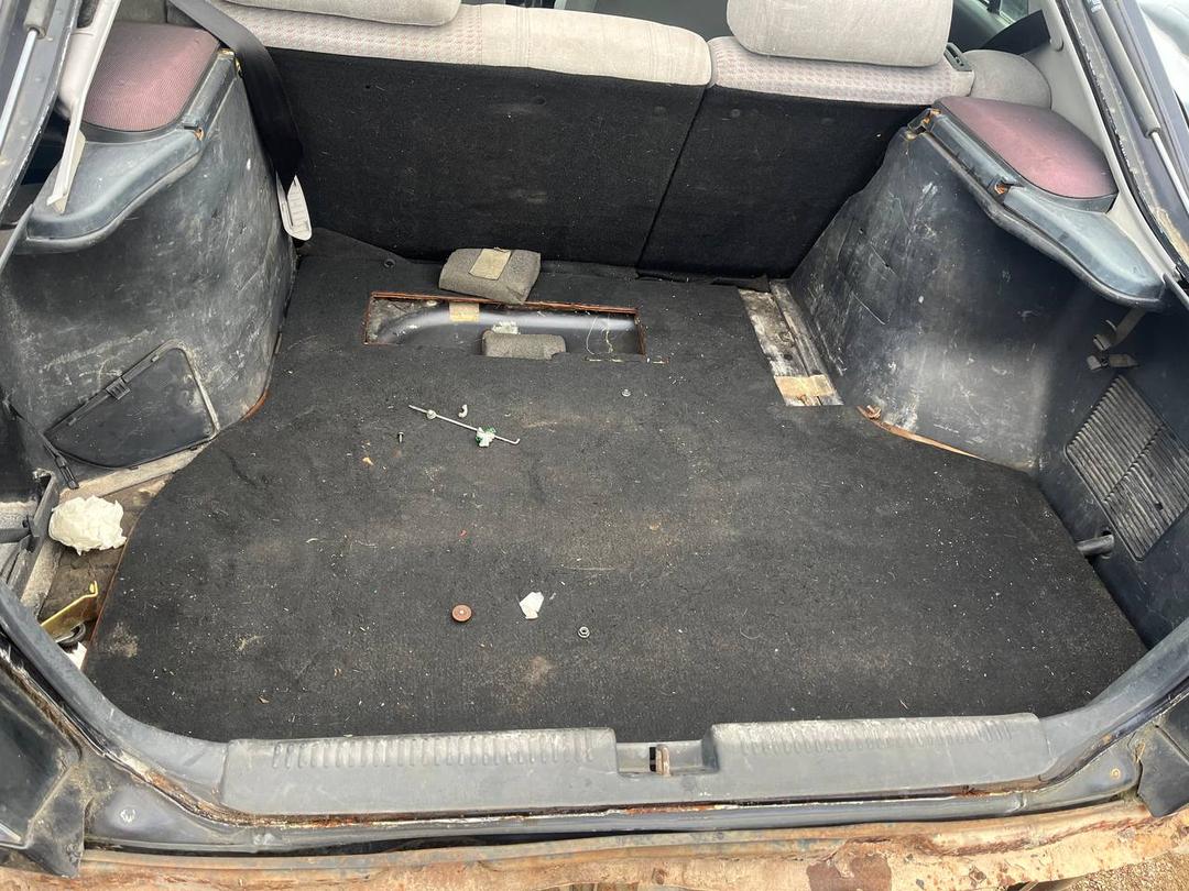 Накладка замка багажника K0R2RD Mitsubishi Carisma купить