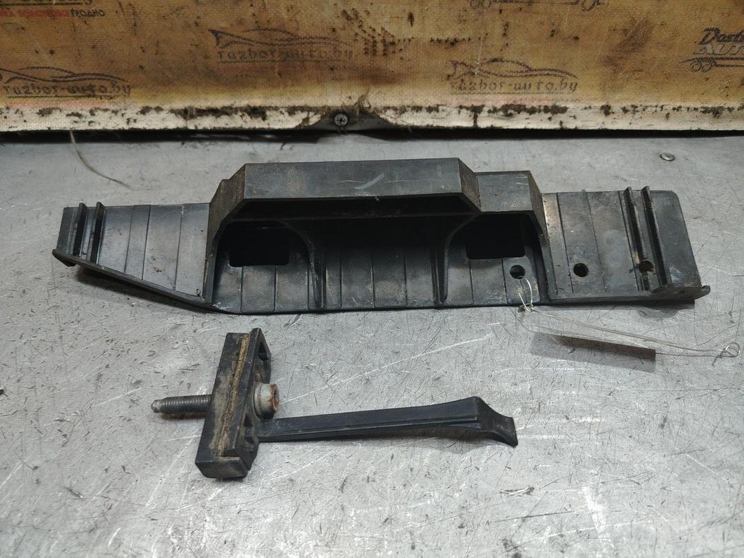 Полка аккумулятора AU3W64 Audi A4 - Фото 2