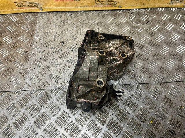 Кронштейн компрессора кондиционера D6A4PO Opel Insignia