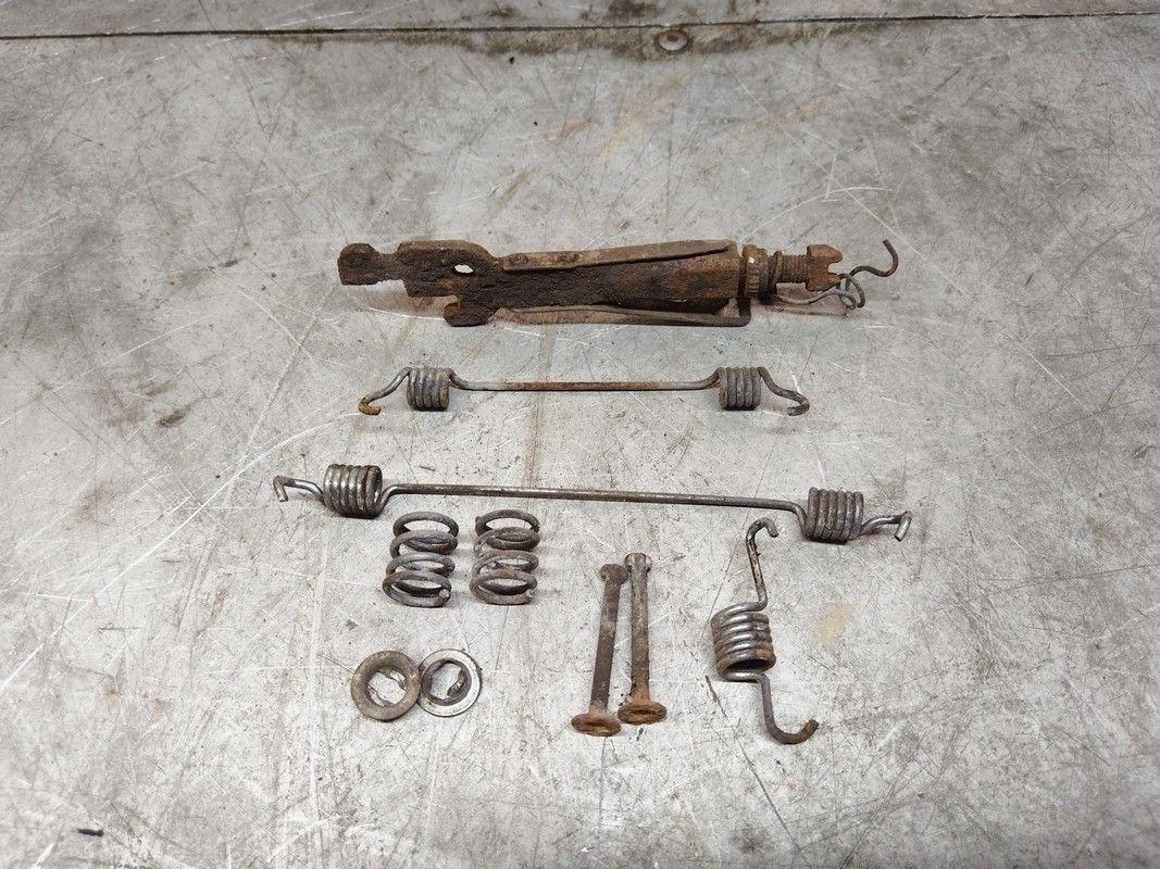 Механизм развода задних тормозных колодок левый 9U48YR Citroen C3 - Фото 2