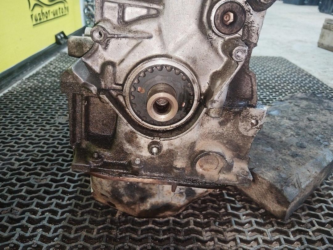 Блок цилиндров V84BAU Citroen Saxo купить с доставкой. Огромный выбор запчастей и марок авто. У нас есть практически все.