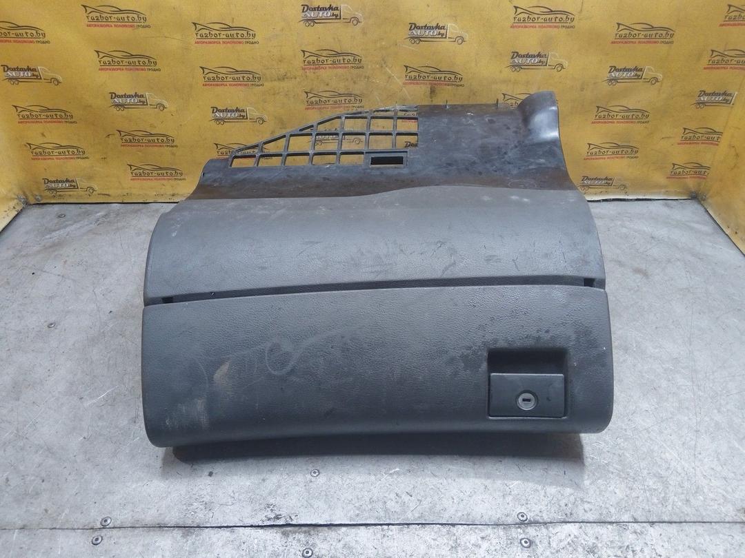 Бардачок YN12U8 Audi A4