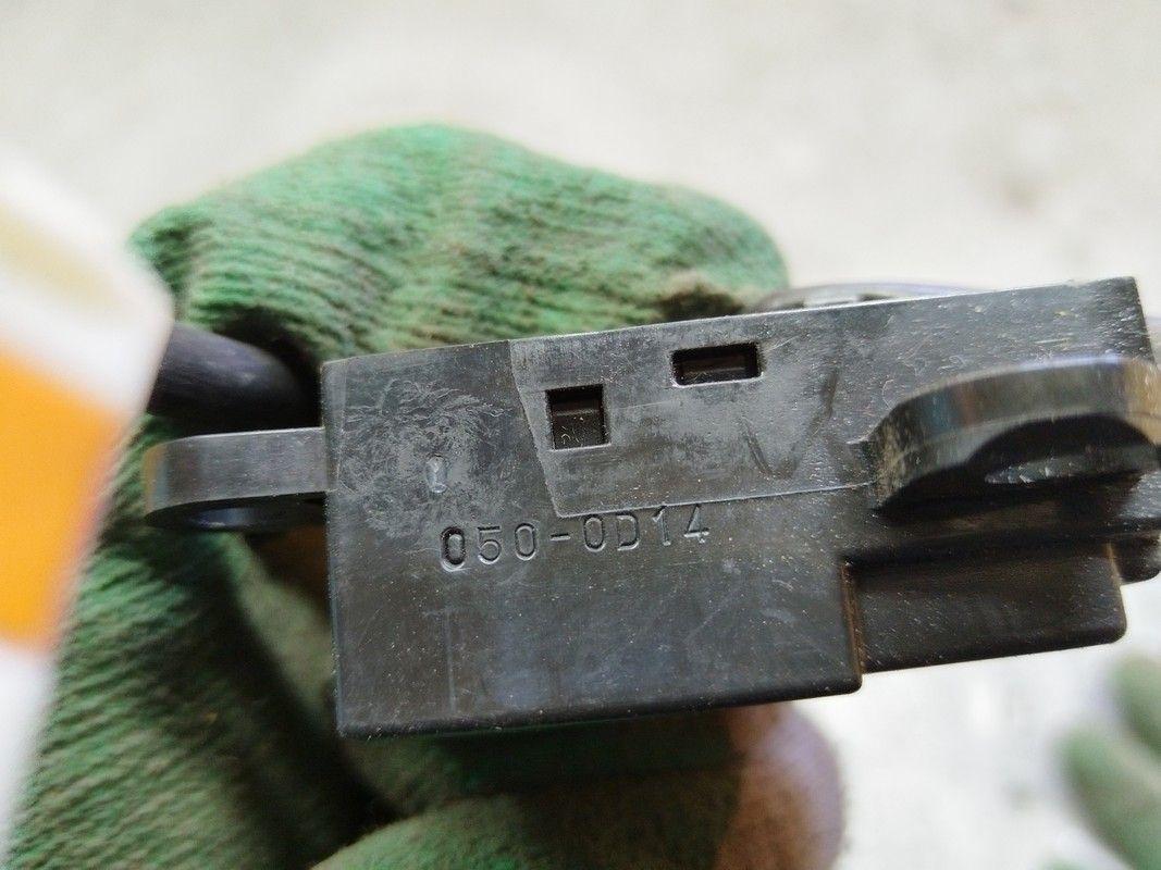 Джойстик управления мультимедиа CC2PLI Mazda Premacy купить в магазине запчастей бу