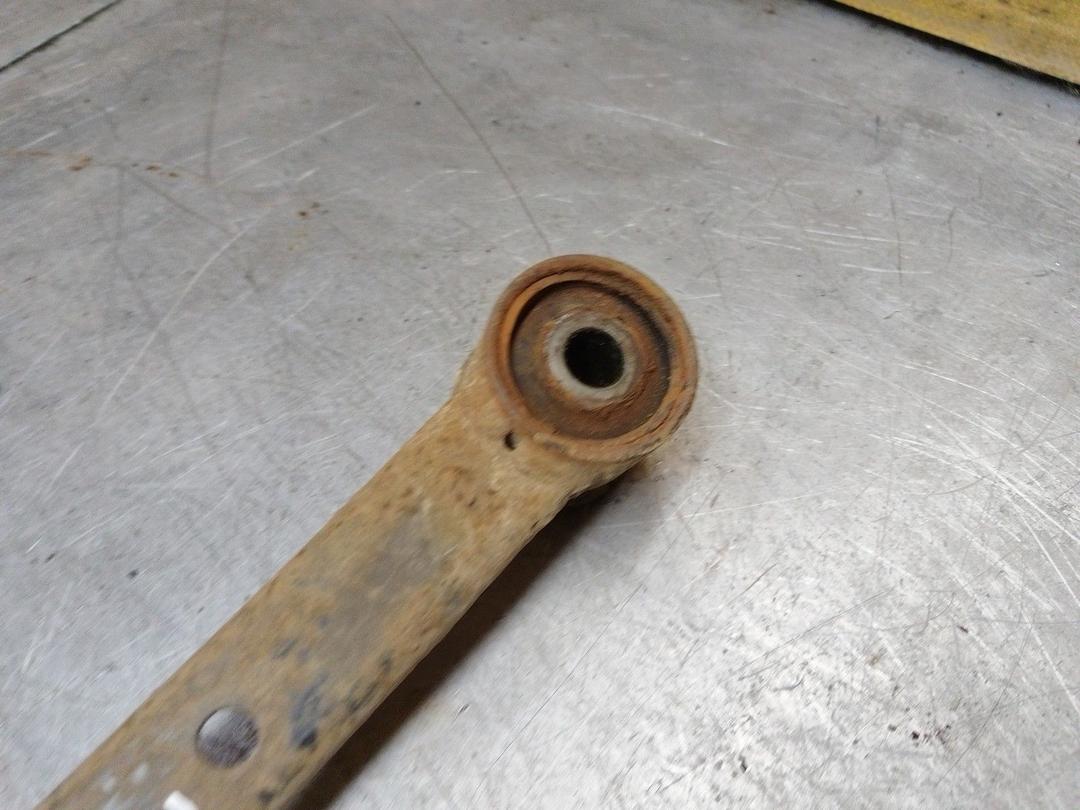 Рычаг задний правый 3VFN0Q Mazda Premacy купить на авторазборке