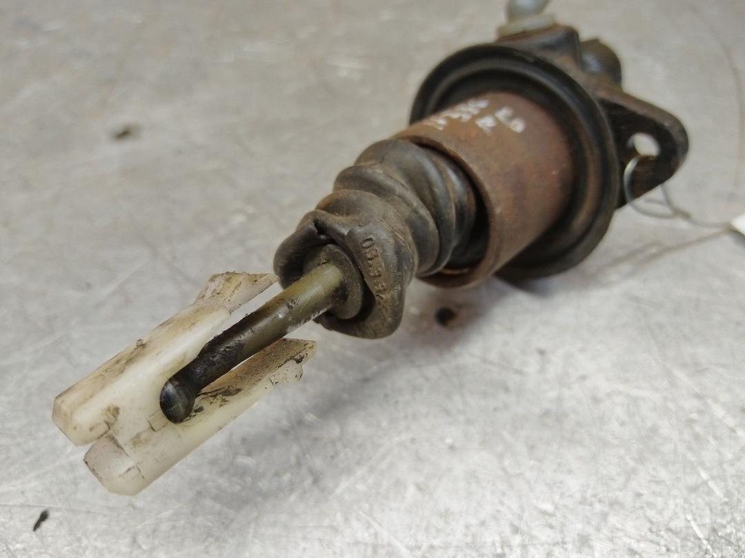 Цилиндр сцепления главный BI14JC Volkswagen Passat купить в магазине запчастей бу