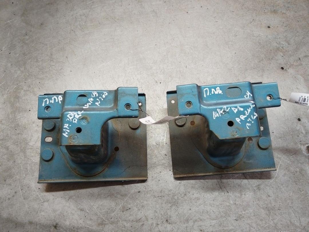 Кронштейн крепления бампера переднего O2V4IS Mazda Premacy - Фото 1