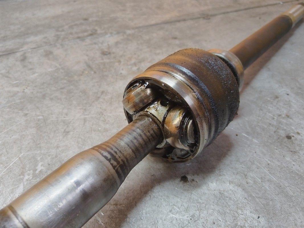 Полуось передняя правая (приводной вал, ШРУС) SJH20K Peugeot 406 купить в магазине запчастей бу