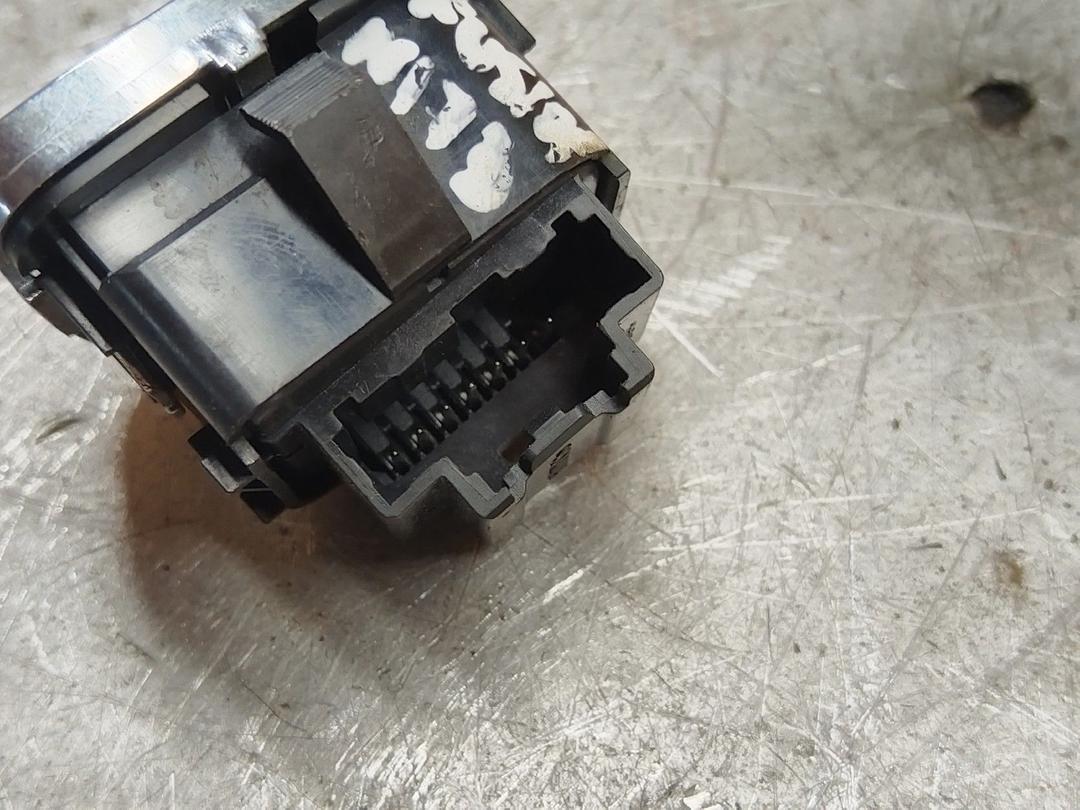 Кнопка регулировки сидения XU5ORY Ford Fusion - Фото 3