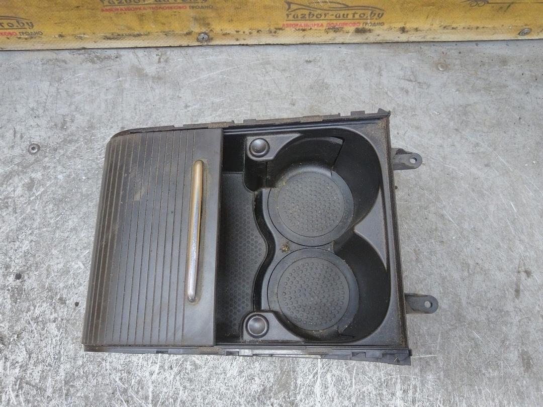 Подстаканник 7ZL9Y9 Volkswagen Passat купить с доставкой