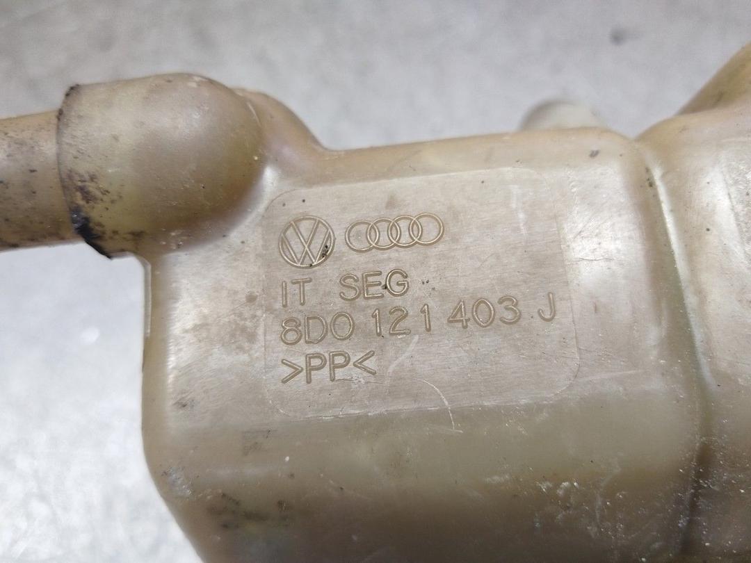 Бачок расширительный YJU13M Volkswagen Passat - Фото 3