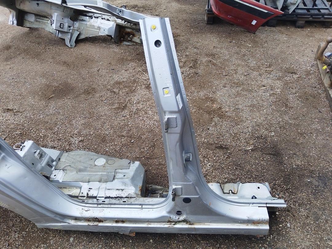 Стойка кузовная центральная правая BO1W7I Opel Meriva