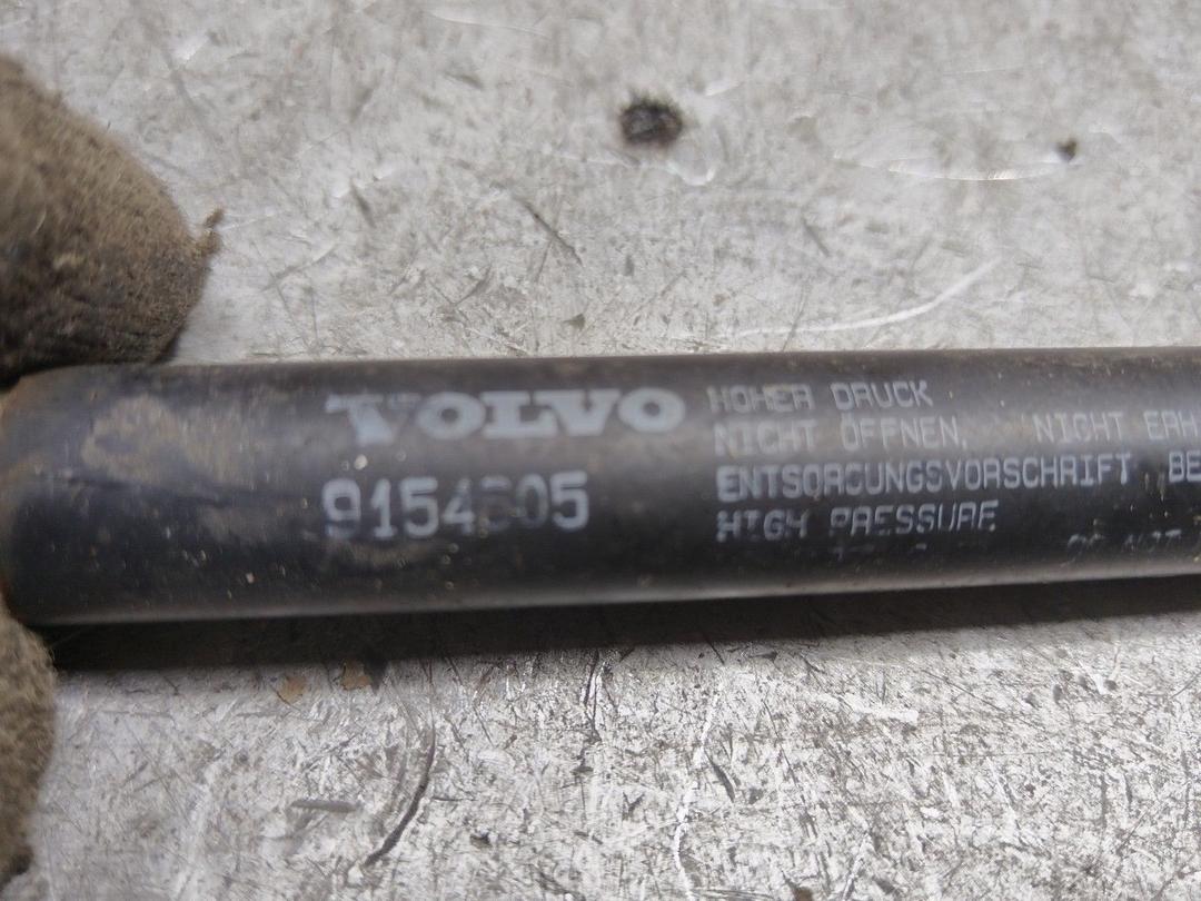 Амортизатор капота T0K8VY Volvo S60 купить на авторазборке