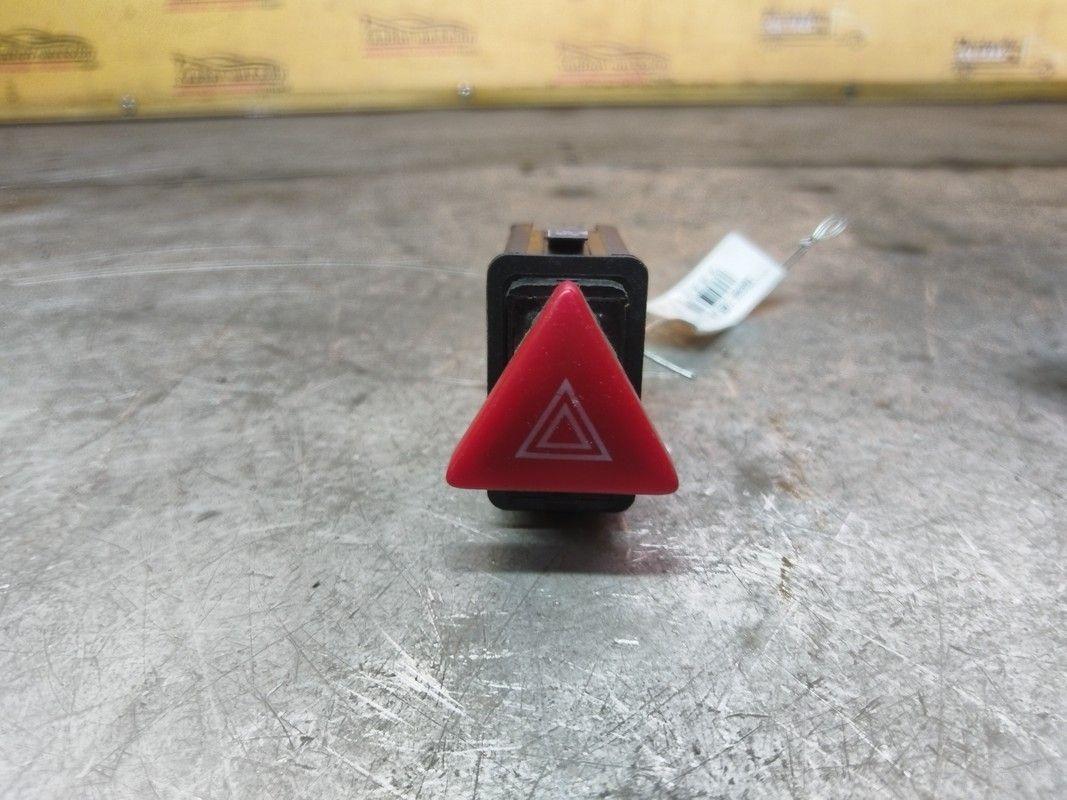 Кнопка аварийной сигнализации J47ULU Skoda Octavia - Фото 1