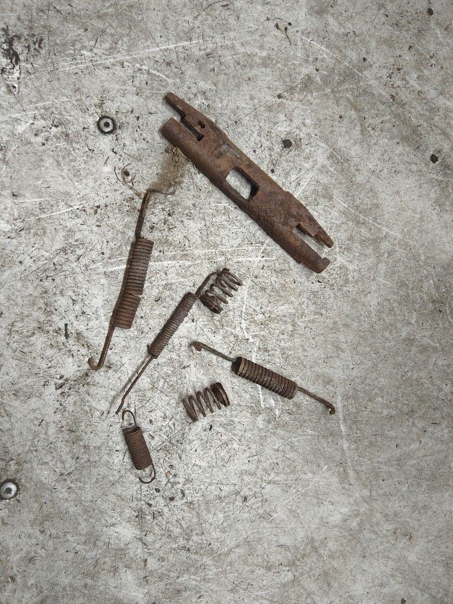 Механизм развода задних тормозных колодок левый 9RBJFV Skoda Fabia купить