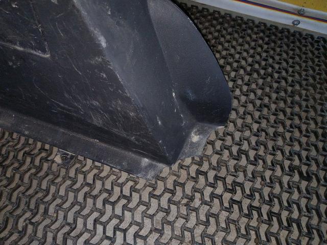 Обшивка багажника F7IFZR Mitsubishi Carisma - Фото 3