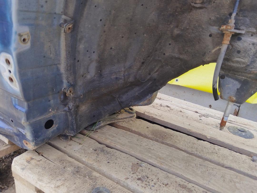 Стойка кузовная передняя правая 9XVAGL Toyota Avensis купить на авторазборке