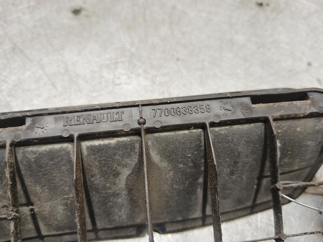 Решетка вентиляции кузова B6EYOG Renault Laguna купить с доставкой