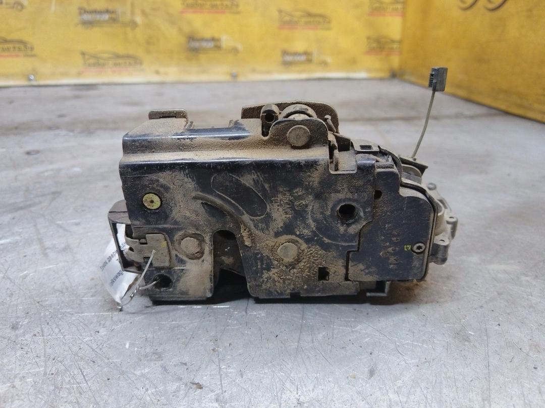 Замок двери задней левой 7K5X6R Volkswagen Passat
