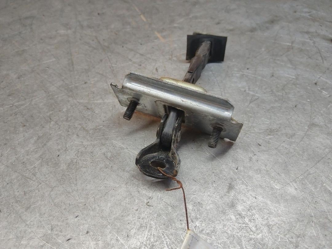 Ограничитель открывания двери передней SD94KA Mazda Premacy - Фото 3