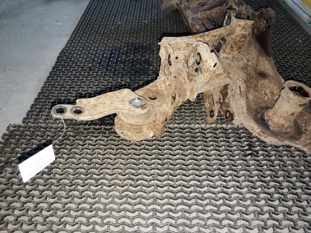 Балка подвески задняя E7YLUR Mazda 6 undefined