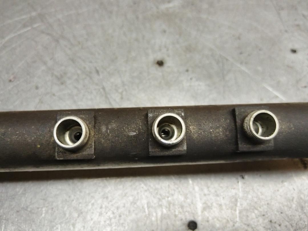 Топливная рампа XXEU3Y Alfa Romeo 147 купить с доставкой