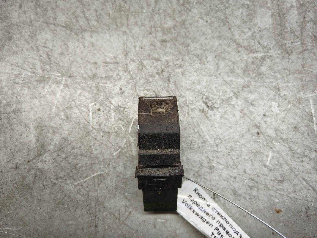 Кнопка стеклоподъемника переднего правого LYFKH2 Volkswagen Passat - Фото 1