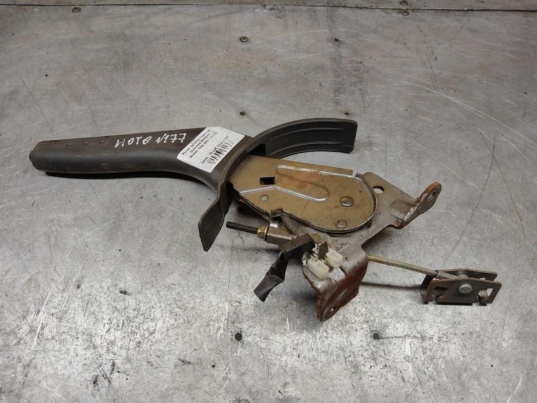 Рычаг ручного тормоза (ручника) 93PGTC Nissan Note