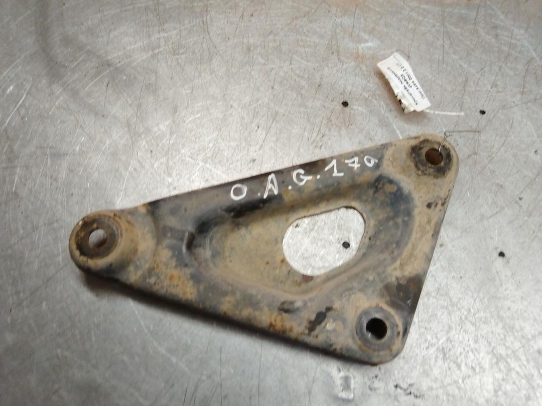 Кронштейн подрамника 4YRBQS Opel Astra - Фото 1