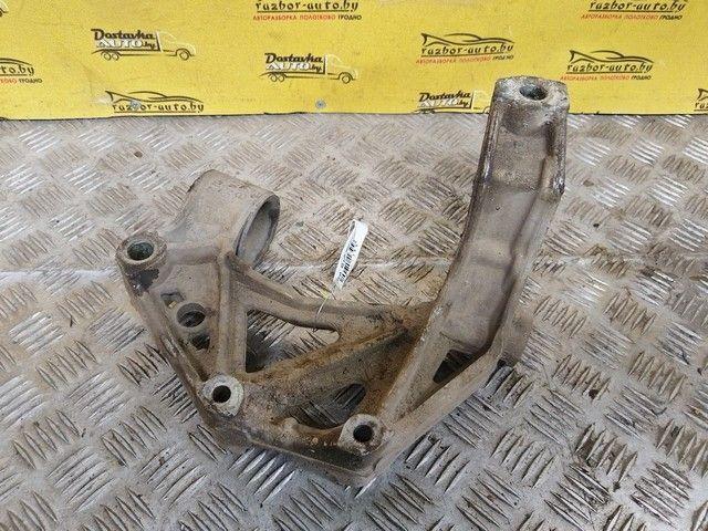 Кронштейн крепления рычага передней подвески UC1ZAQ Skoda Roomster купить в магазине запчастей бу