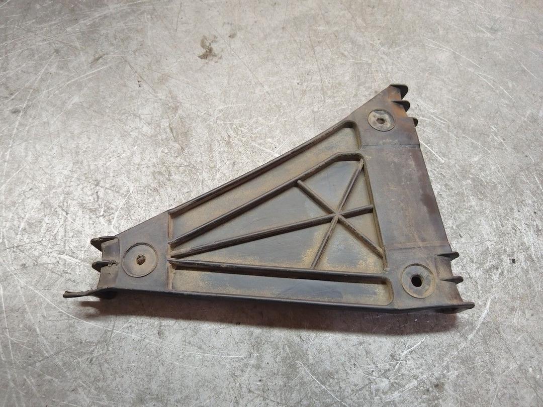 Кронштейн крепления бампера заднего 33RZQ8 Audi A4 купить