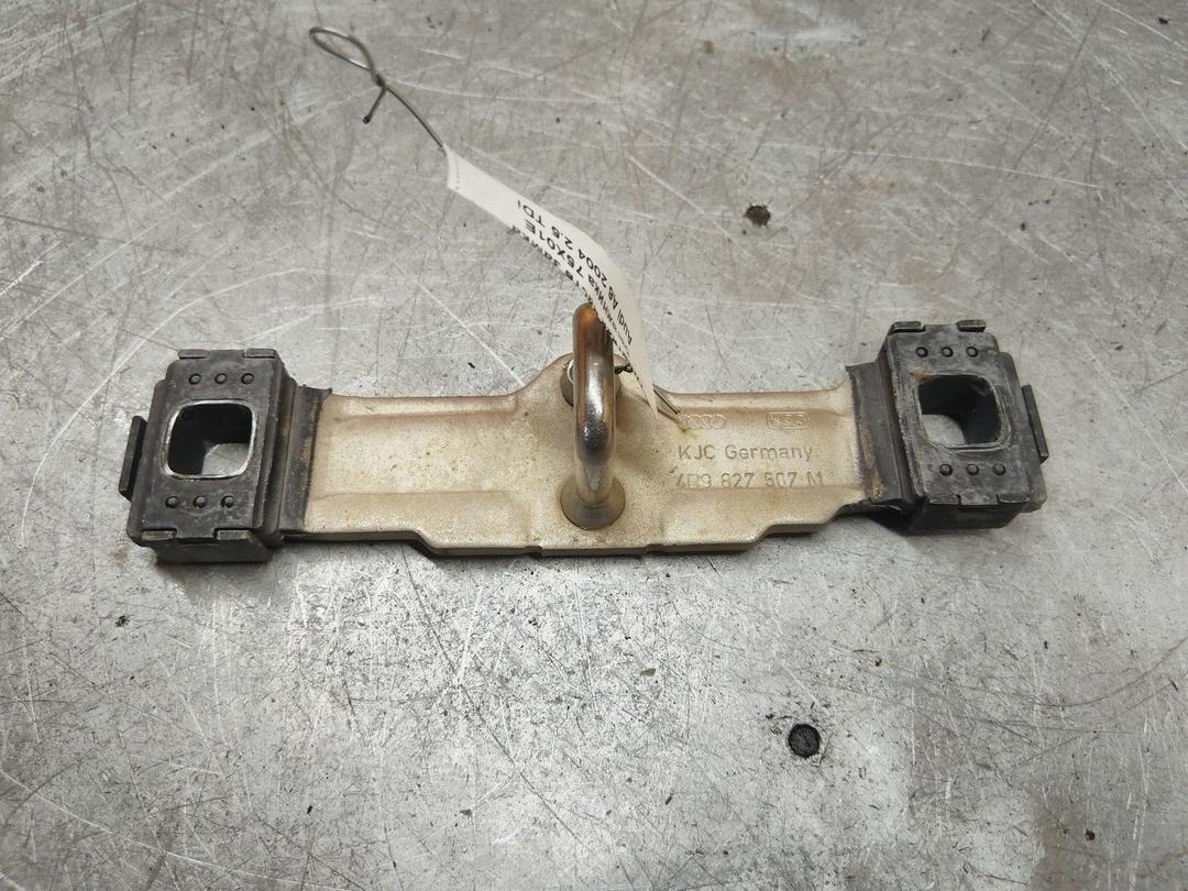 Ответная часть замка багажника 75X01E Audi A6