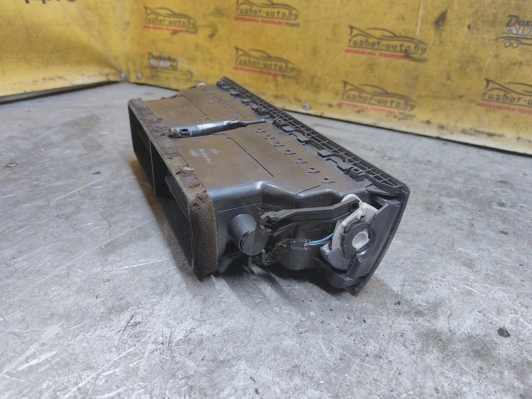 Дефлектор обдува салона Y7CPNE Audi A4 купить в магазине запчастей бу