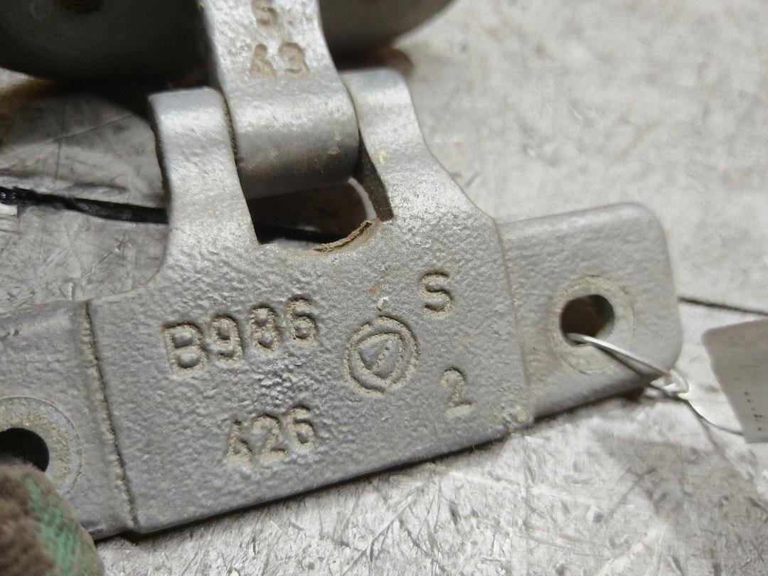 Петля крышки багажника 5YEVH0 Fiat  купить в магазине запчастей бу