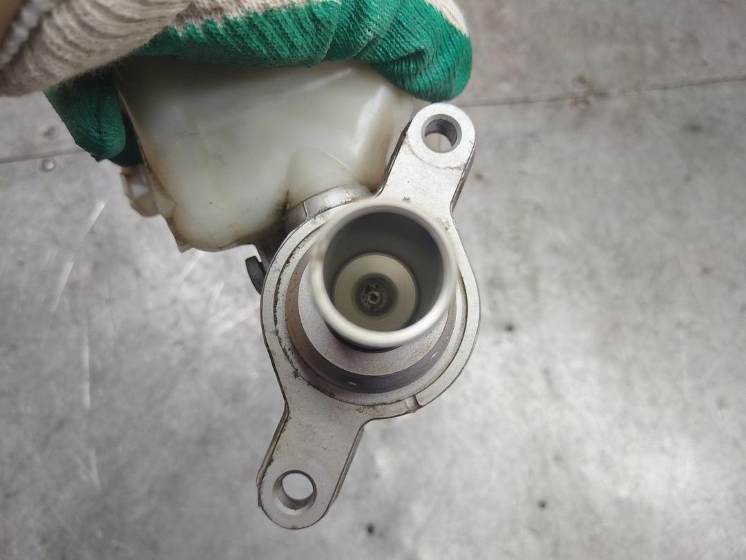 Цилиндр тормозной главный M2L28B Ford Fusion купить с доставкой