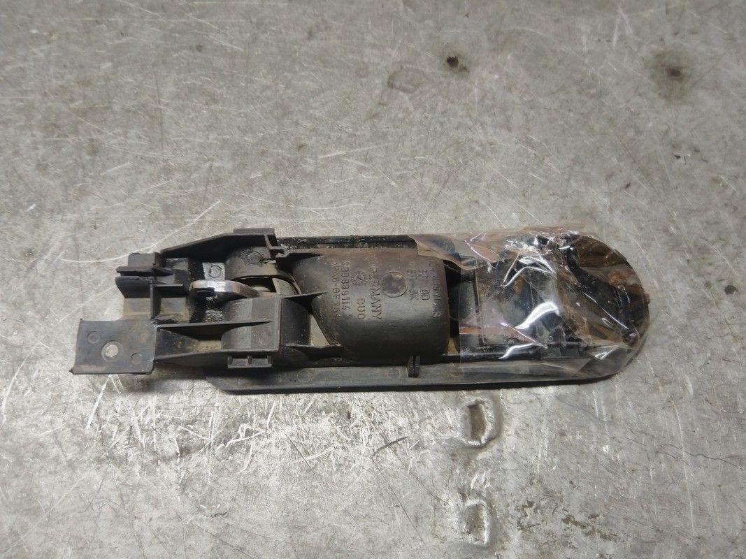 Ручка внутренняя задняя правая 34OOR7 Volkswagen Passat купить