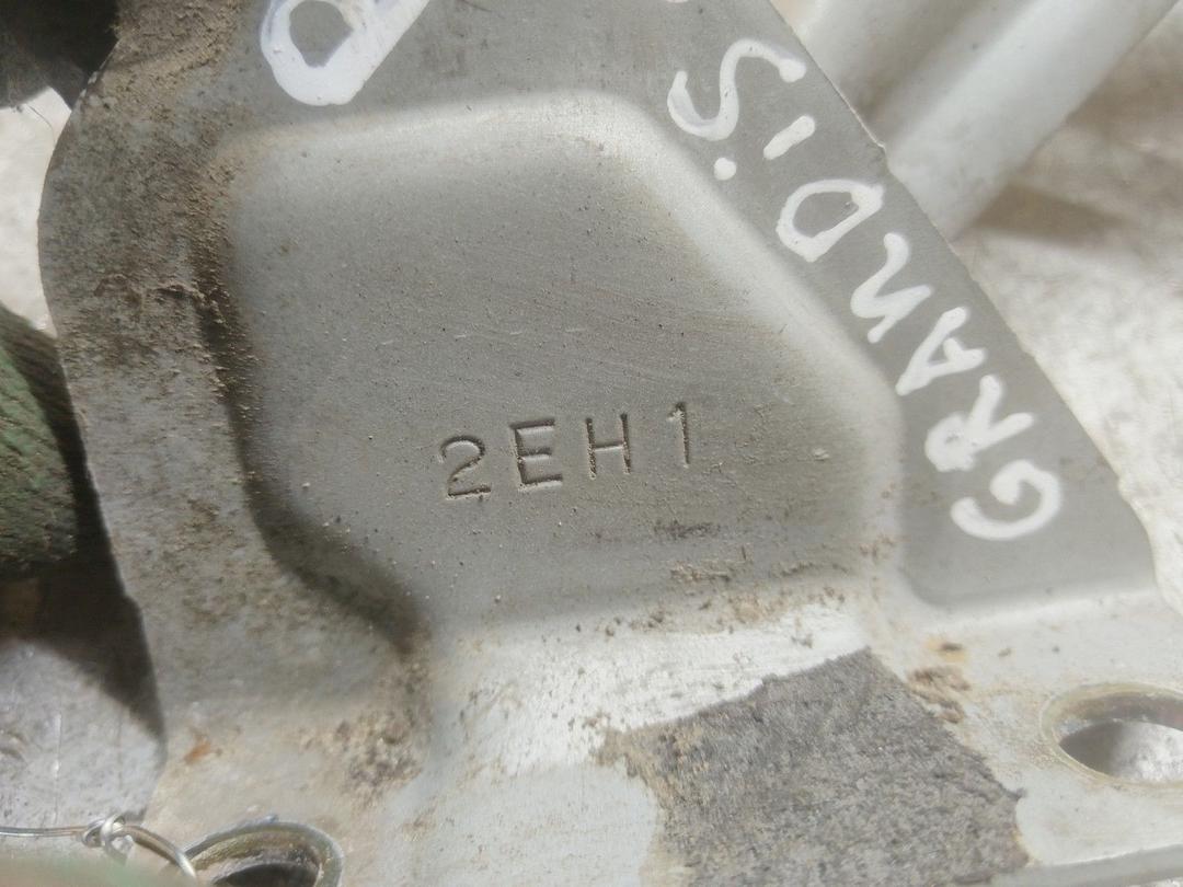 Петля капота правая W1P07A Mitsubishi Grandis купить на авторазборке