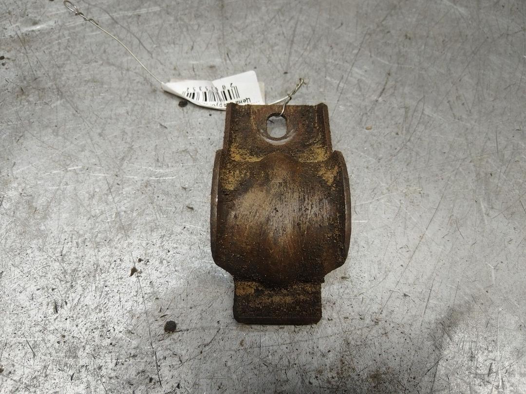 Крепление втулки стабилизатора 1W9C1J Peugeot 306